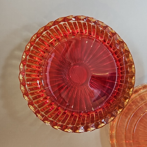 Vintage Jeannette Amberina Art Glass Swan Covered Powder Vanity Dish - Picture 4 of 7